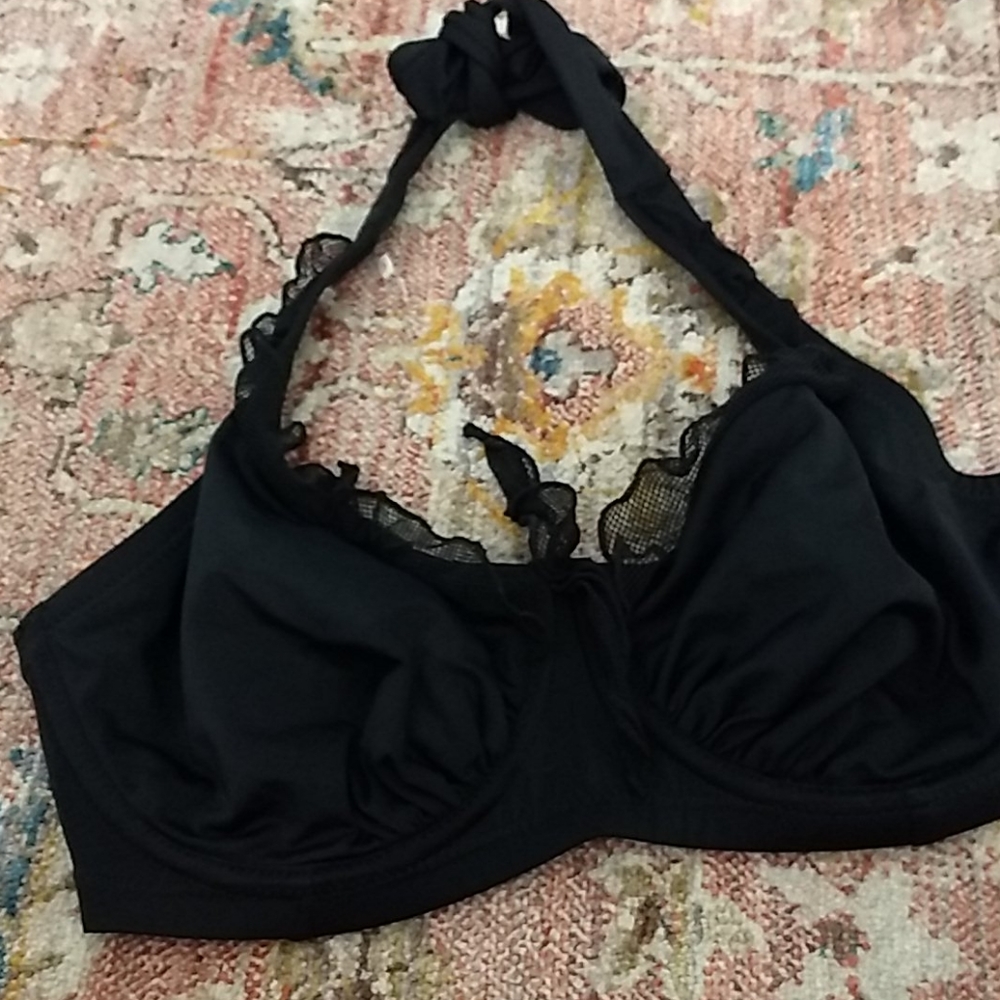 Pour Moi black halter bathing suit top!